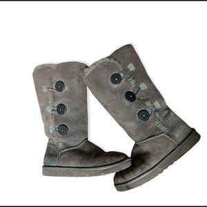 Ugg Australia Bailey Button Triplet Triple Button 1873 Grey Gray Tall Boots sz 7